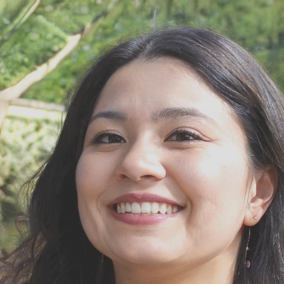 Foto professionale di Elena Rossi, mentor di meditazione aziendale